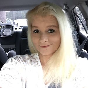 Meet your Posher, Leeann